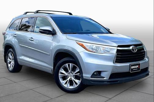 Silver Sky Metallic 2015 Toyota Highlander XLE