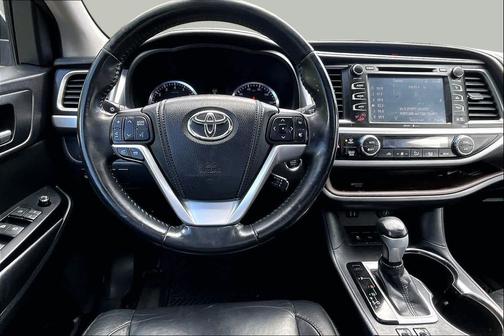 Silver Sky Metallic 2015 Toyota Highlander XLE