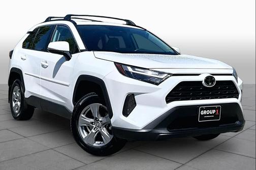 Ice Cap 2024 Toyota RAV4 XLE