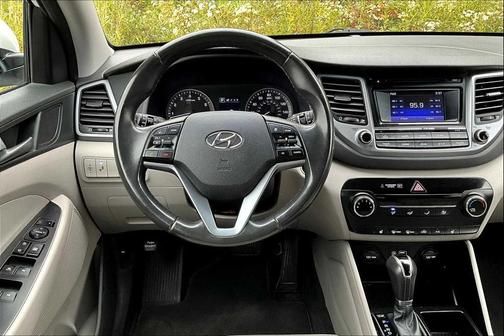 2016 Hyundai TUCSON Sport