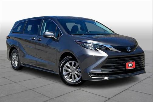 2024 Toyota Sienna LE