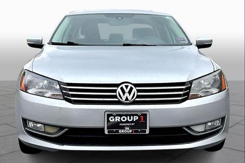 2015 Volkswagen Passat 1.8T Auto SE w/Sunroof & Nav