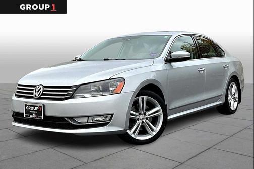 2015 Volkswagen Passat 1.8T Auto SE w/Sunroof & Nav