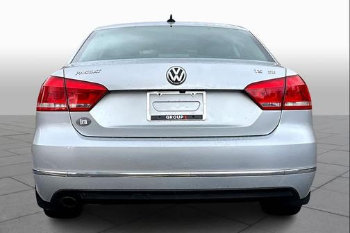 2015 Volkswagen Passat 1.8T Auto SE w/Sunroof & Nav
