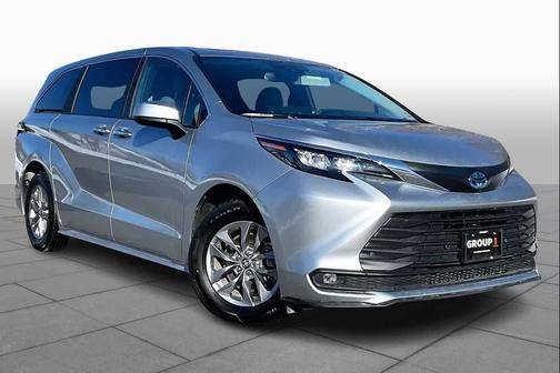 2025 Toyota Sienna XLE