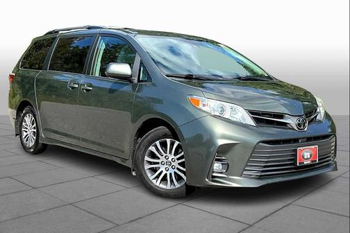 2019 Toyota Sienna XLE