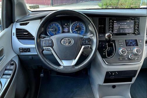 2019 Toyota Sienna XLE