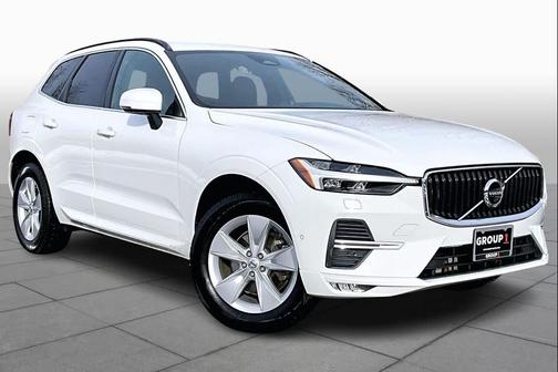 2022 Volvo XC60 B5 Momentum