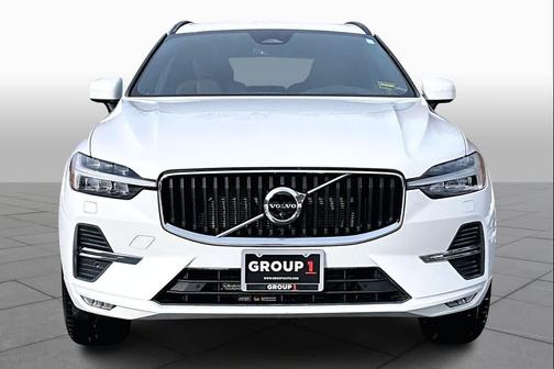 2022 Volvo XC60 B5 Momentum