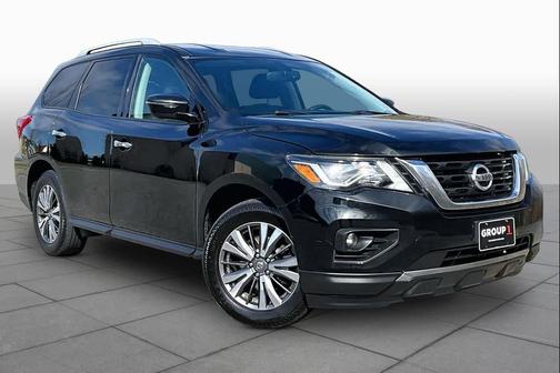Magnetic Black 2018 Nissan Pathfinder SV