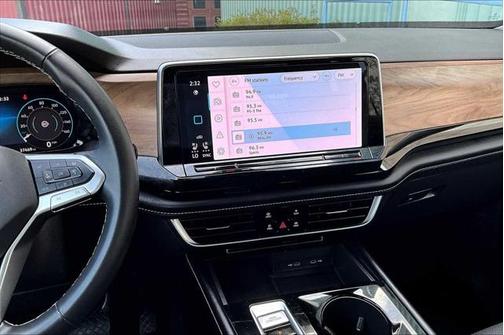 2024 Volkswagen Atlas 2.0T SE w/Technology 4MOTION