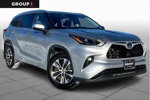 2022 Toyota Highlander Hybrid XLE