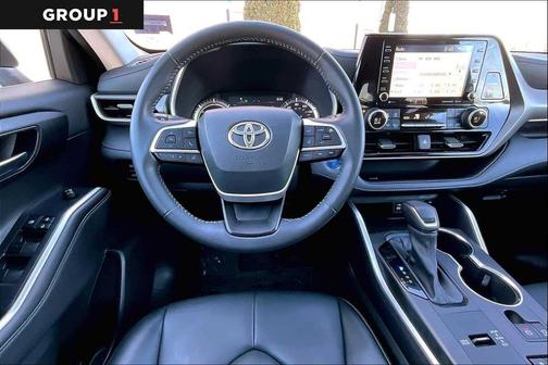 2022 Toyota Highlander Hybrid XLE