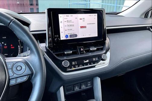 2025 Toyota Corolla Cross XLE