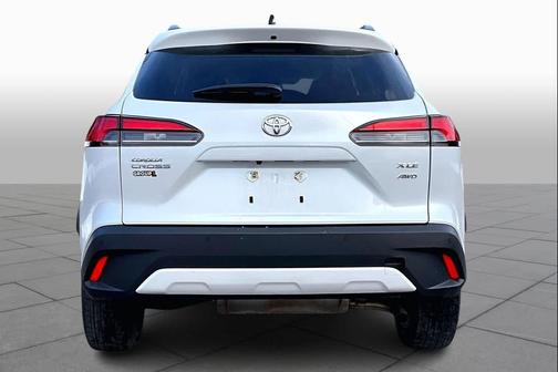 2025 Toyota Corolla Cross XLE
