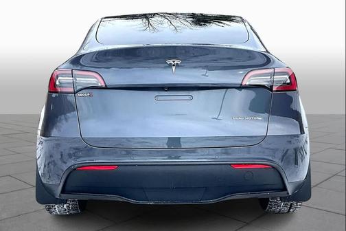 2022 Tesla Model Y Long Range Dual Motor All-Wheel Drive