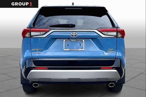 2023 Toyota RAV4 Hybrid SE