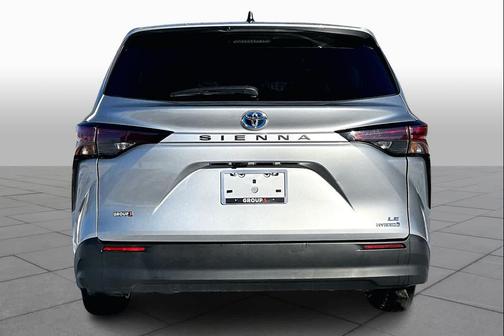 2024 Toyota Sienna LE