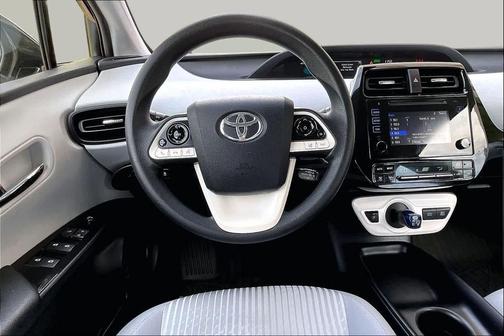 Classic Silver Metallic 2018 Toyota Prius Three Touring