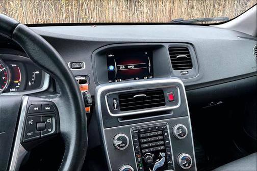 2016 Volvo V60 Cross Country T5