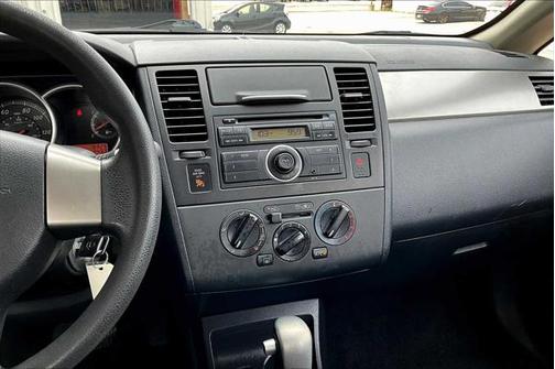 2012 Nissan Versa 1.8 S