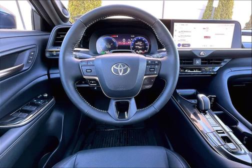 2025 Toyota Crown Platinum