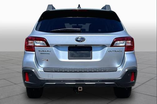 Ice Silver Metallic 2018 Subaru Outback 2.5i Limited