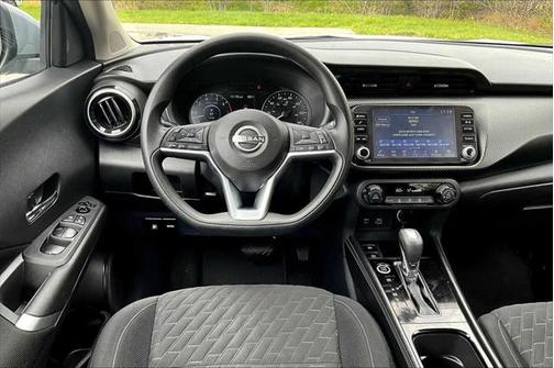 2022 Nissan Kicks SV