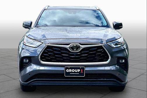Magnetic Gray Metallic 2025 Toyota Highlander Limited
