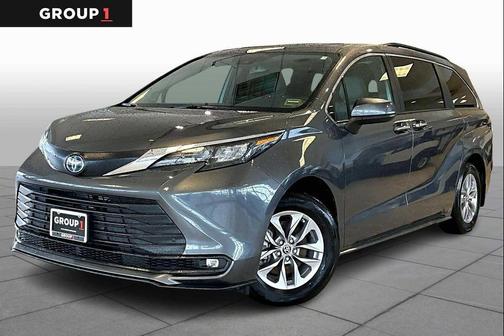Magnetic Gray Metallic 2025 Toyota Sienna XLE