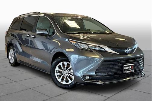 Magnetic Gray Metallic 2025 Toyota Sienna XLE