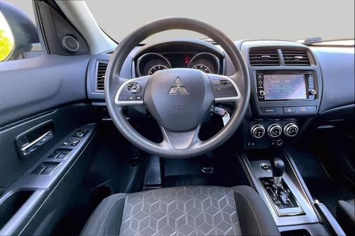 Labrador Black Pearl 2022 Mitsubishi Outlander Sport 2.0 ES