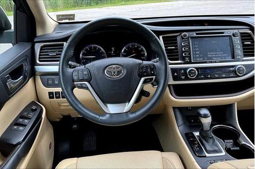 2016 Toyota Highlander Limited Platinum