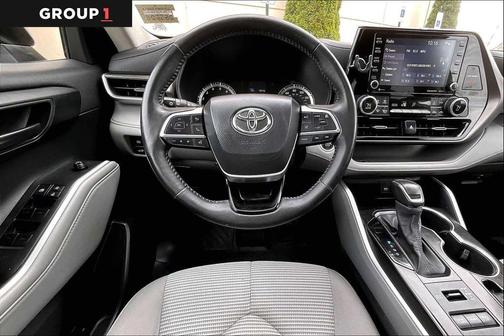 2020 Toyota Highlander LE