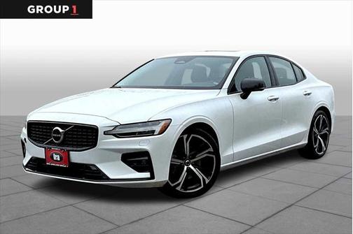 2024 Volvo S60 B5 Core Dark Theme
