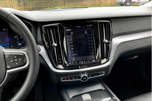 2024 Volvo S60 B5 Core Dark Theme