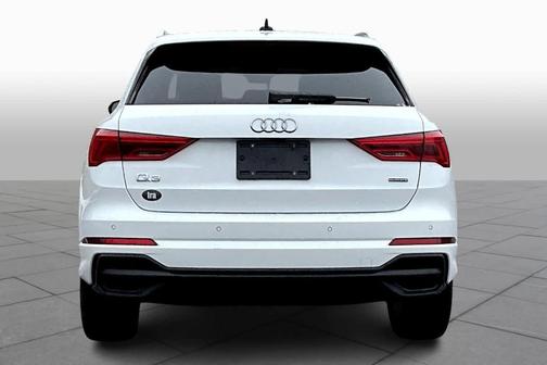 2024 Audi Q3 45 S line Premium