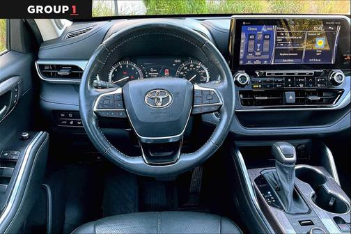 Blizzard Pearl 2021 Toyota Highlander Platinum