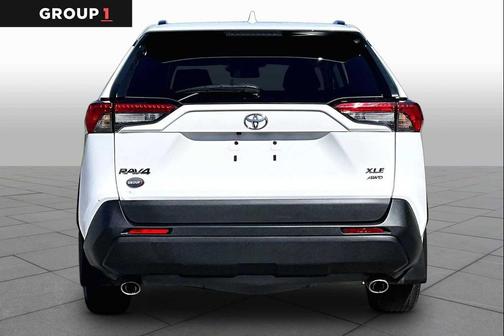 Ice Cap 2024 Toyota RAV4 XLE