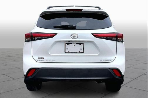 Wind Chill Pearl 2023 Toyota Highlander XLE