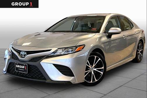 Celestial Silver Metallic 2020 Toyota Camry SE