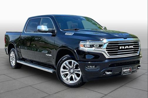 Diamond Black Crystal Pearlcoat 2023 RAM 1500 Longhorn