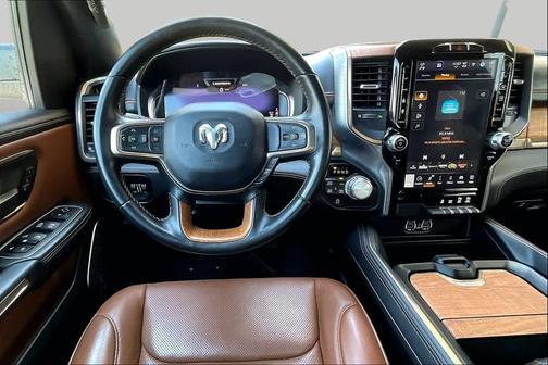 Diamond Black Crystal Pearlcoat 2023 RAM 1500 Longhorn