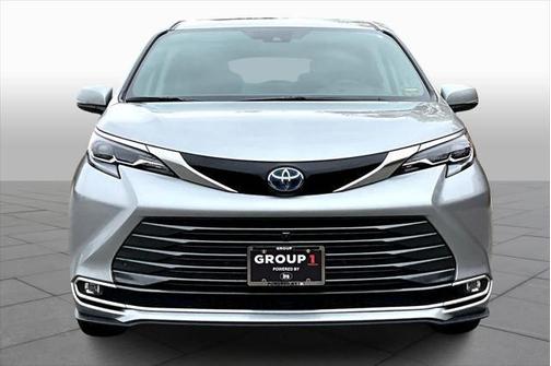 2024 Toyota Sienna Platinum