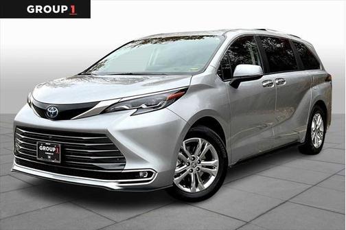 2024 Toyota Sienna Platinum