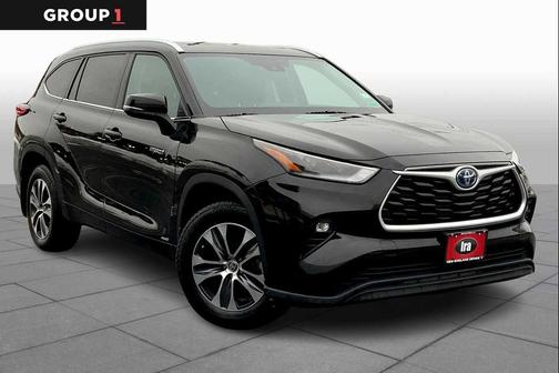 Midnight Black Metallic 2021 Toyota Highlander Hybrid XLE