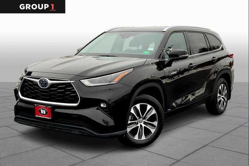 Midnight Black Metallic 2021 Toyota Highlander Hybrid XLE