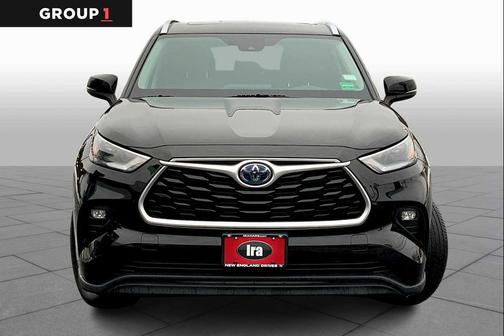 Midnight Black Metallic 2021 Toyota Highlander Hybrid XLE