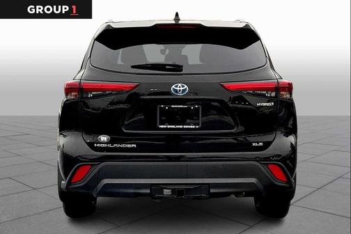 Midnight Black Metallic 2021 Toyota Highlander Hybrid XLE