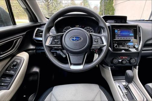 Crystal White Pearl 2019 Subaru Forester Base